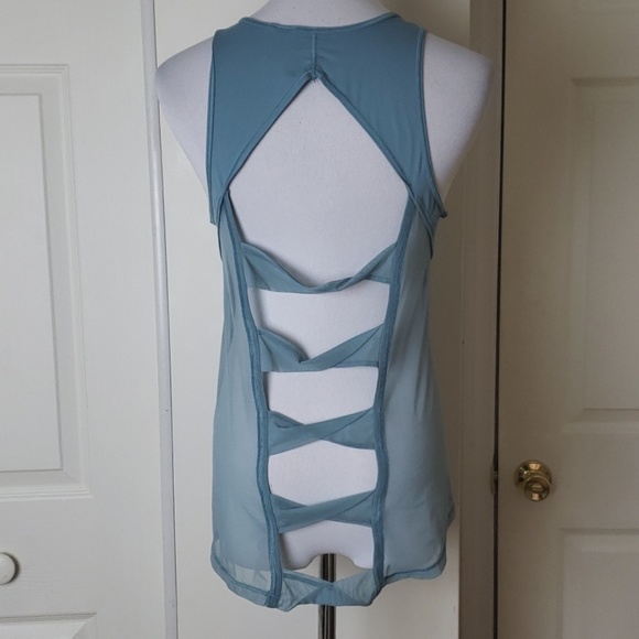 Victoria sport open slit back tank - Picture 3 of 5